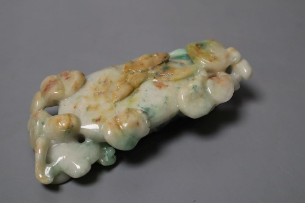 A Chinese jadeite carving of a bixi biting lingzhi, 10.4cm